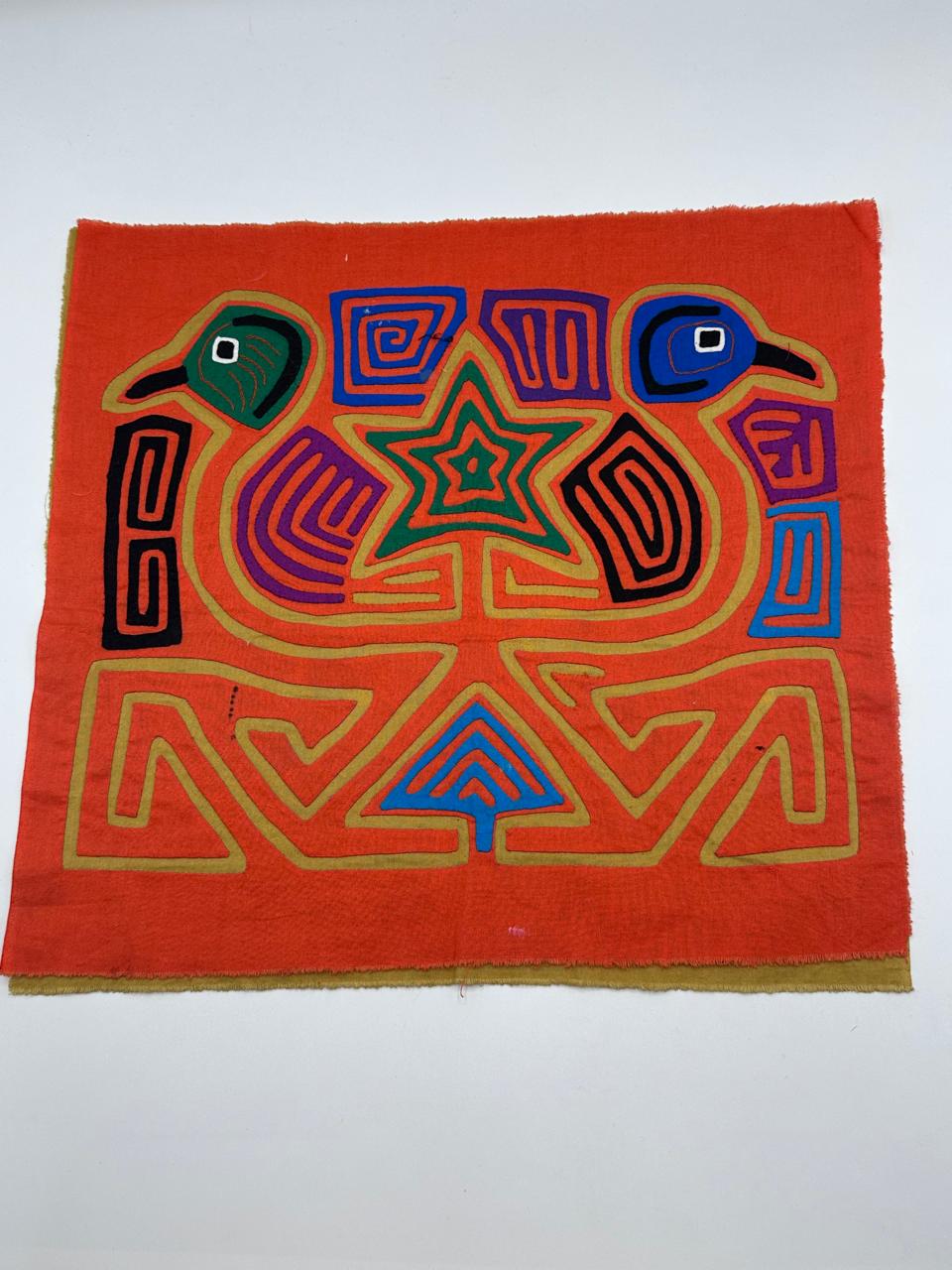 Mola, tejido decorativo del pueblo Guna (Kuna)